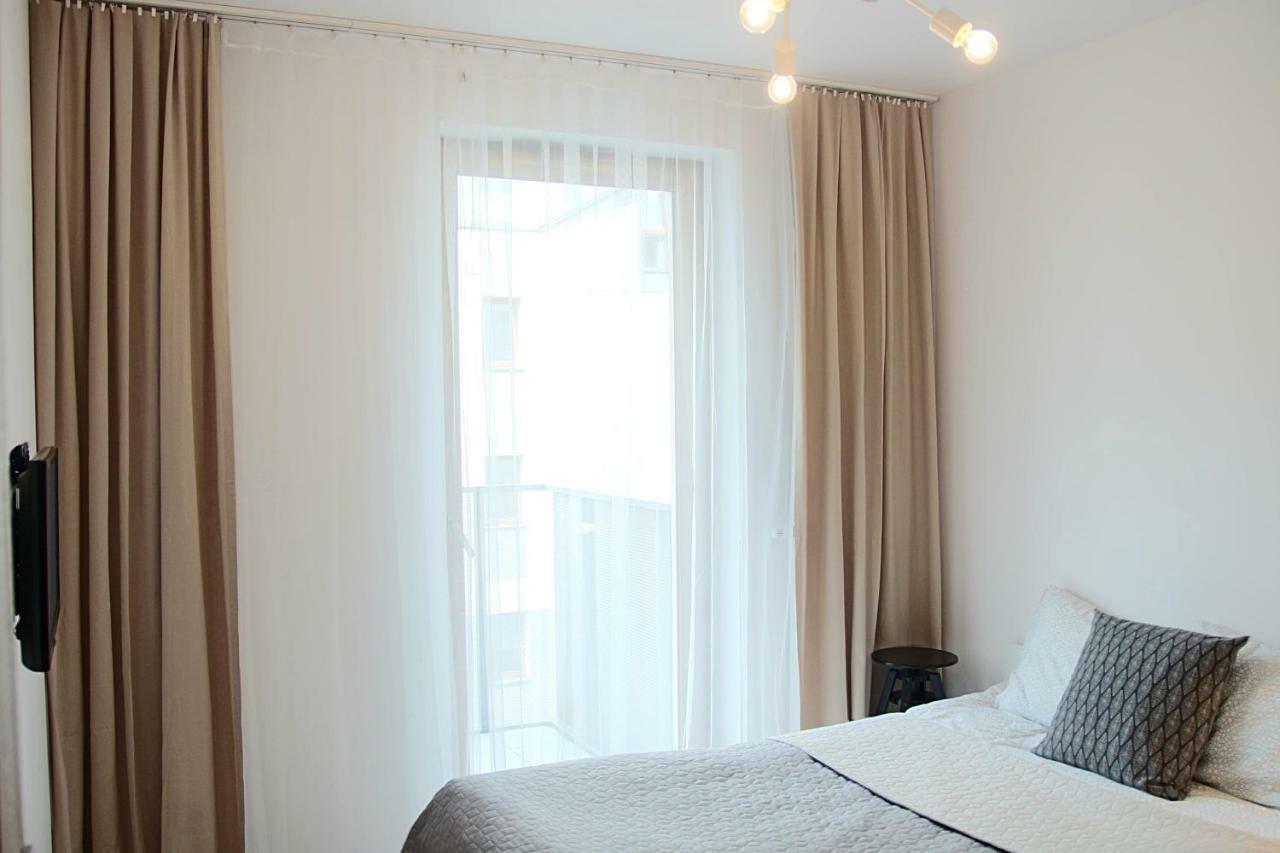 Shoq Studio Nice Apartment With Private Parking Krasków Eksteriør bilde